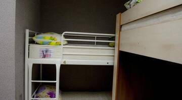 Кровать в общем номере для мужчин с 8 кроватями в Гостинице Central Hostel Ufa